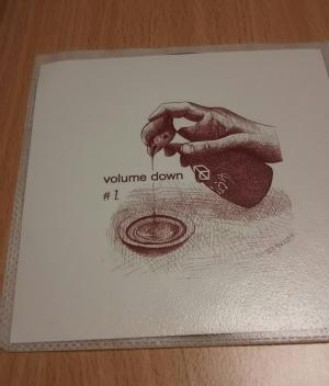 volume down / #1 CDR